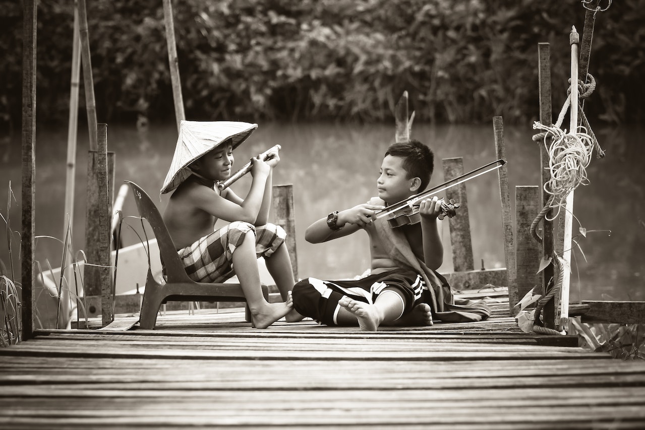 Dari lingkungannya anak-anak belajar